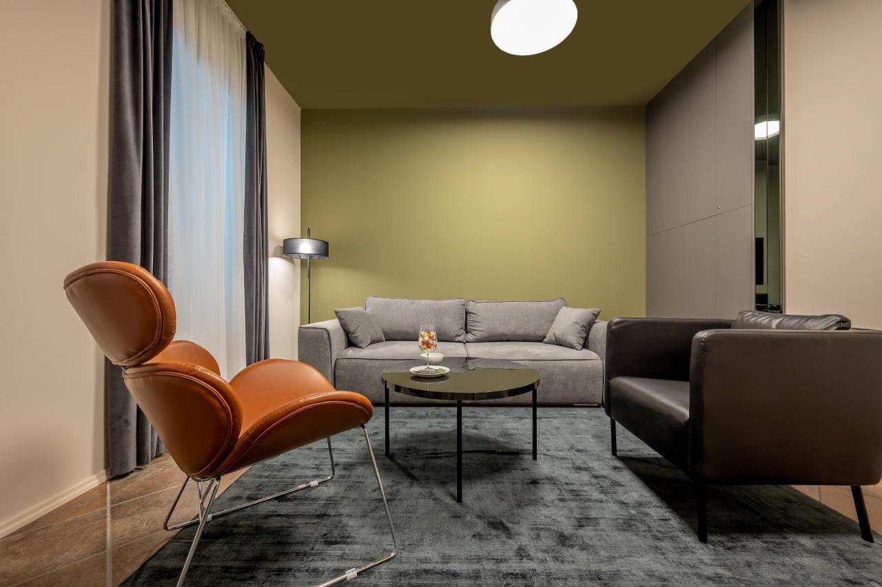Green, Deluxe Two Bedroom Suite Split Exterior photo