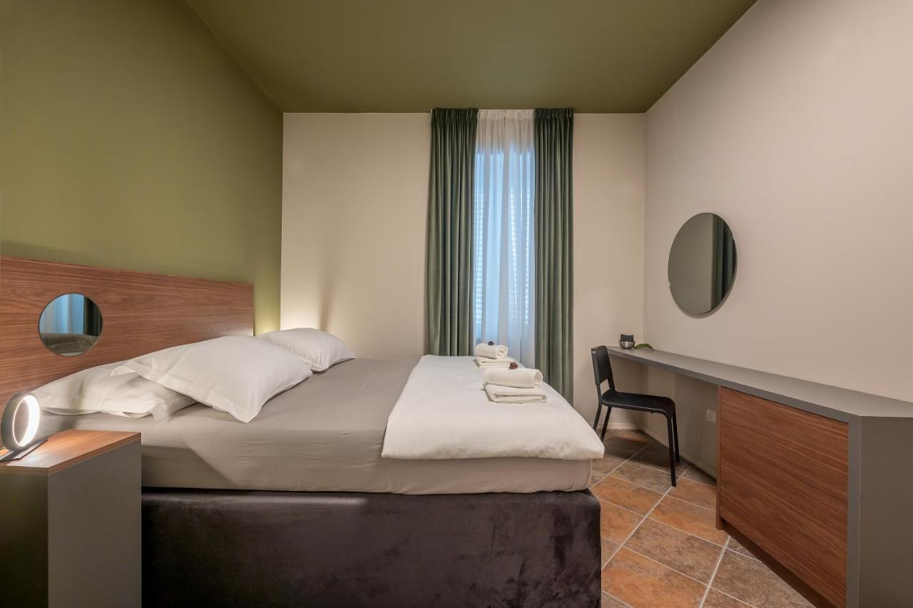 Green, Deluxe Two Bedroom Suite Split Exterior photo