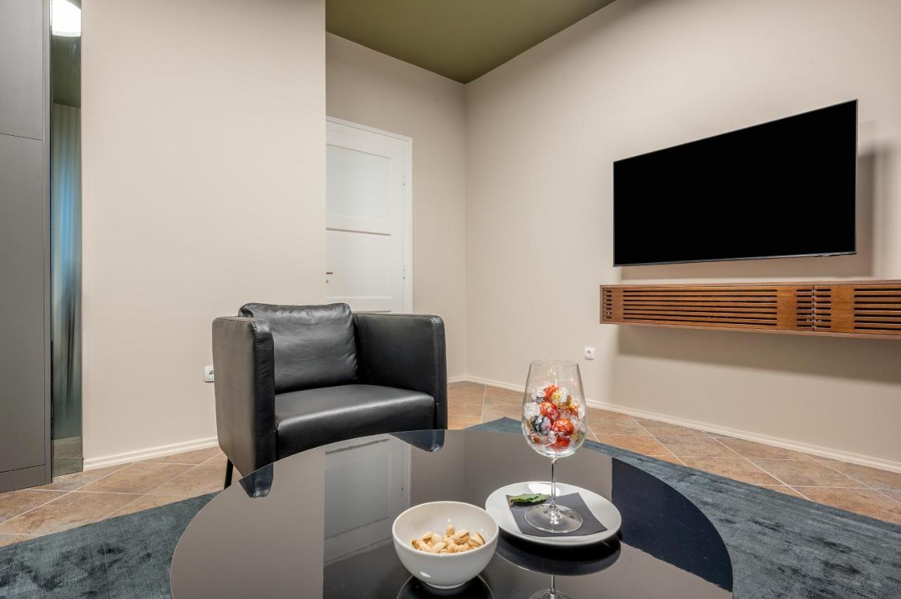 Green, Deluxe Two Bedroom Suite Split Exterior photo